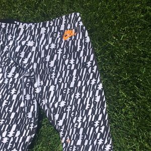 Nike Graphic Print Leggings